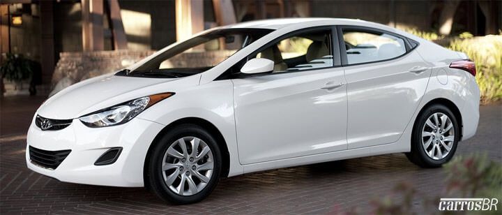 Hyundai Elantra branco