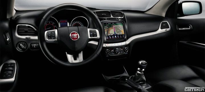 Interior do Fiat Freemont