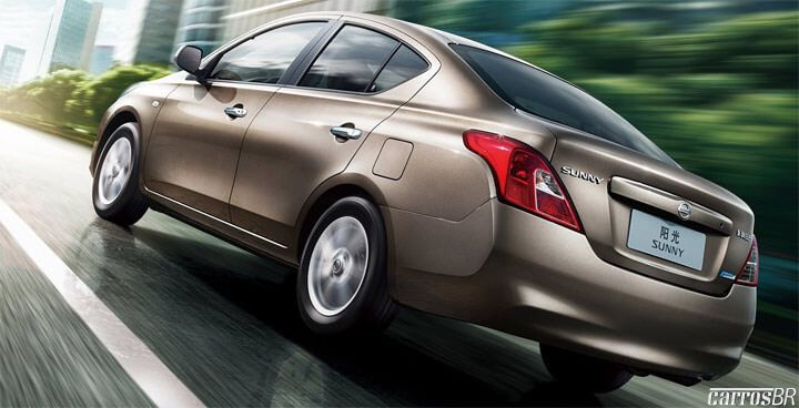 Traseira do Sunny 2012