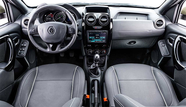 Interior da Renault Duster Oroch 2016