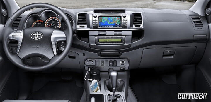 Interior Toyota Hilux 2012